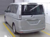 Nissan SERENA лот № 5022 оценка 3  с аукциона в Японии 1