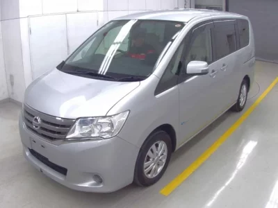 Nissan SERENA  с аукциона в Японии