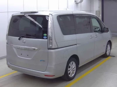 Nissan SERENA  с аукциона в Японии