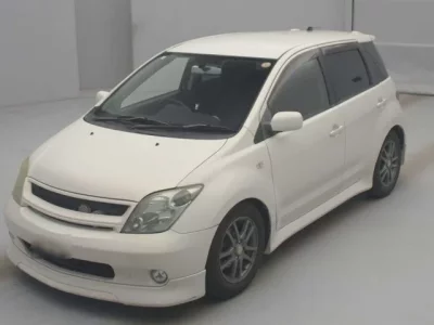 Toyota IST  с аукциона в Японии