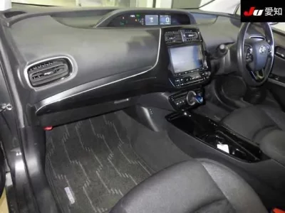 Toyota PRIUS PHV  с аукциона в Японии