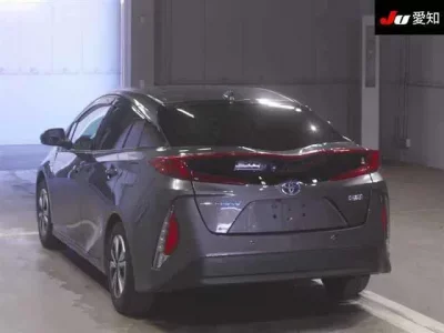 Toyota PRIUS PHV  с аукциона в Японии