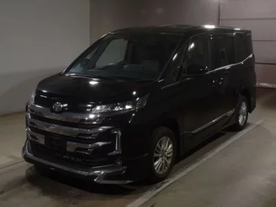 Toyota NOAH  с аукциона в Японии