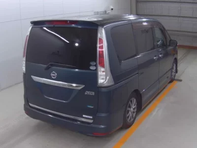 Nissan SERENA  с аукциона в Японии