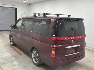 Nissan ELGRAND  с аукциона в Японии