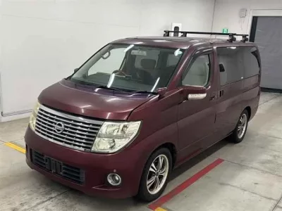 Nissan ELGRAND  с аукциона в Японии