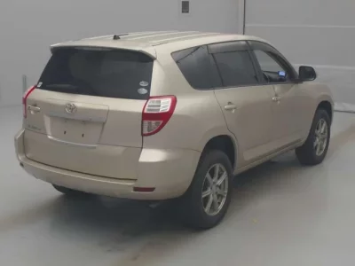 Toyota VANGUARD  с аукциона в Японии