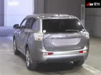 Mitsubishi OUTLANDER PHEV лот № 70142 оценка 3.5  с аукциона в Японии 1