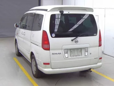 Nissan SERENA  с аукциона в Японии