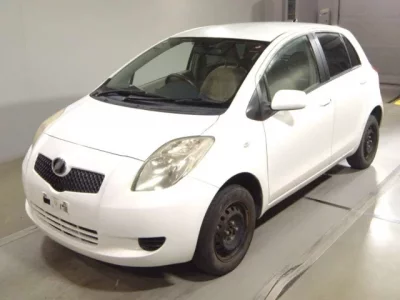 Toyota VITZ  с аукциона в Японии