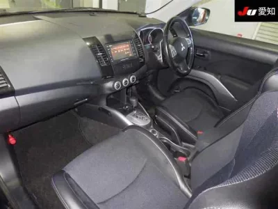 Mitsubishi OUTLANDER  с аукциона в Японии