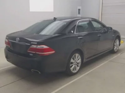 Toyota CROWN  с аукциона в Японии