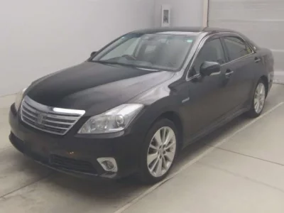 Toyota CROWN  с аукциона в Японии