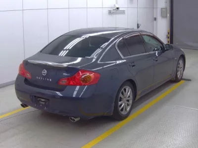 Nissan SKYLINE  с аукциона в Японии