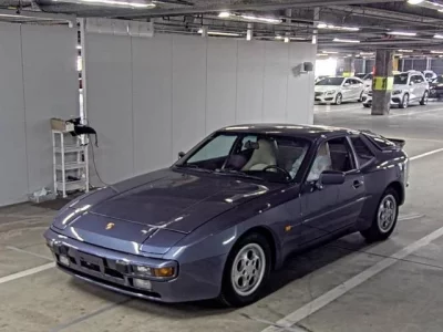 Porsche 944
