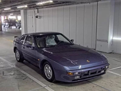 Porsche 944