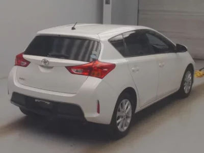 Toyota AURIS  с аукциона в Японии