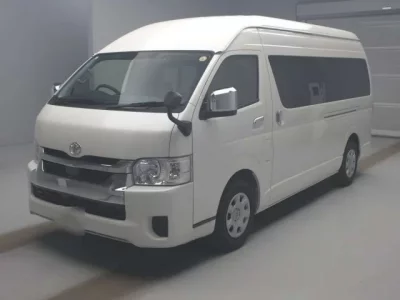 Toyota VOXY  с аукциона в Японии