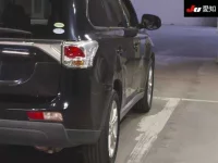 Mitsubishi OUTLANDER лот № 70178 оценка 3  с аукциона в Японии 7