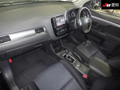 Mitsubishi OUTLANDER  с аукциона в Японии