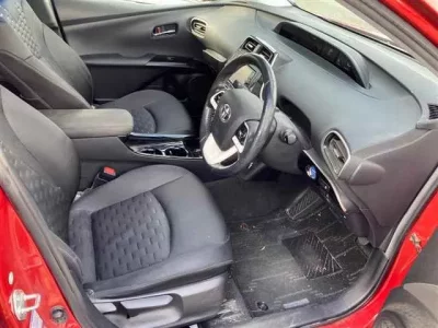 Toyota PRIUS PHV  с аукциона в Японии