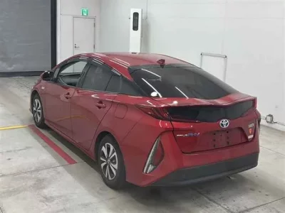 Toyota PRIUS PHV  с аукциона в Японии