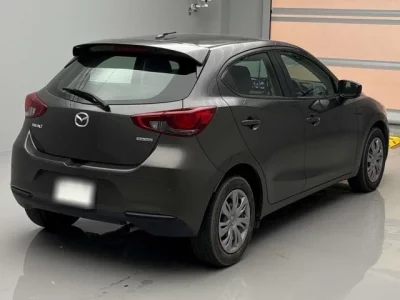 Mazda MAZDA2  с аукциона в Японии