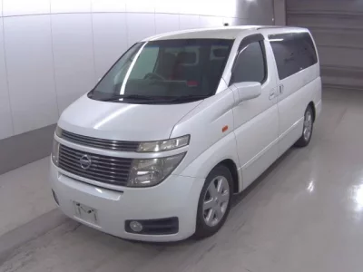 Nissan ELGRAND  с аукциона в Японии