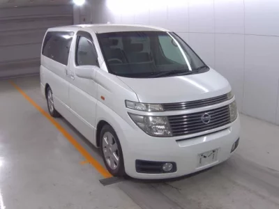 Nissan ELGRAND  с аукциона в Японии