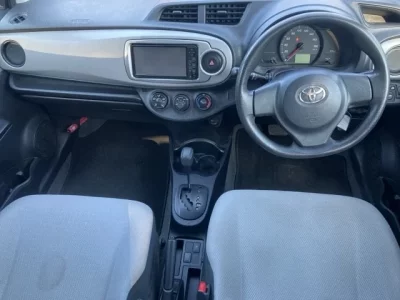 Toyota VITZ  с аукциона в Японии