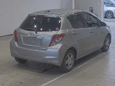 Toyota VITZ  с аукциона в Японии