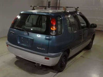 Toyota RAUM  с аукциона в Японии