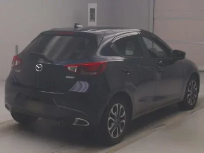 Mazda DEMIO  с аукциона в Японии