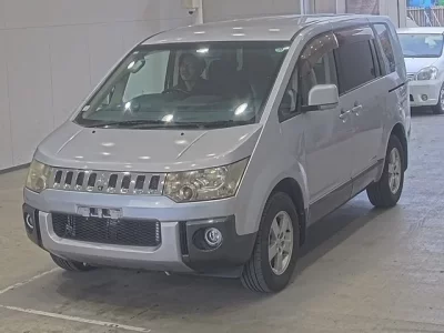 Mitsubishi DELICA D5  с аукциона в Японии
