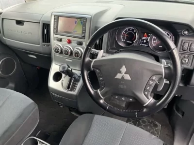 Mitsubishi DELICA D5  с аукциона в Японии