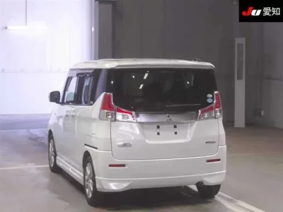 Mitsubishi DELICA D2