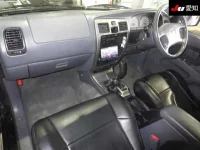 Toyota HILUX SURF лот № 70212 оценка 3.5  с аукциона в Японии 2