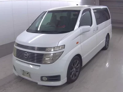 Nissan ELGRAND  с аукциона в Японии