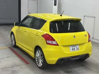 Suzuki SWIFT  с аукциона в Японии
