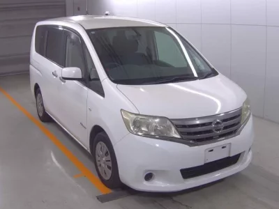 Nissan SERENA  с аукциона в Японии