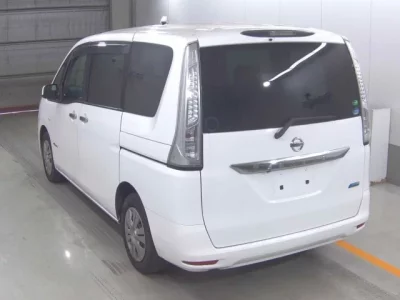 Nissan SERENA  с аукциона в Японии
