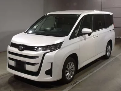 Toyota NOAH  с аукциона в Японии