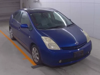 Toyota PRIUS  с аукциона в Японии