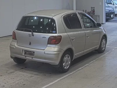 Toyota VITZ  с аукциона в Японии