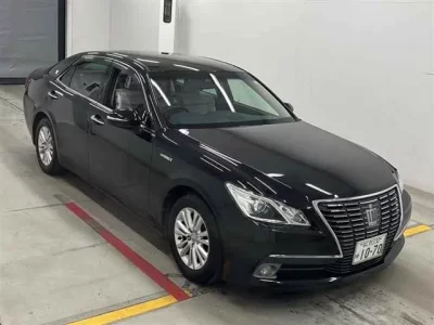 Toyota CROWN  с аукциона в Японии