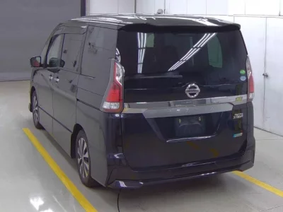 Nissan SERENA  с аукциона в Японии