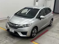 Honda FIT лот № 30048 оценка 3.5  с аукциона в Японии 3