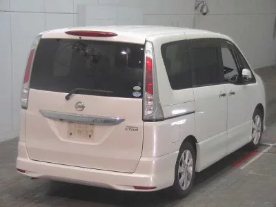 Nissan SERENA  с аукциона в Японии