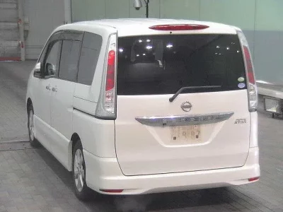 Nissan SERENA  с аукциона в Японии