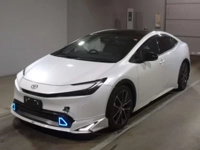 Toyota PRIUS  с аукциона в Японии